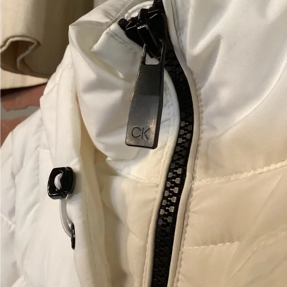 Calvin Klein Women's white Puffer Jacket small - Picture 5 of 6